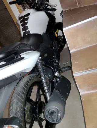 Moto Yamaha 125cc. vendo o cambio por furgo