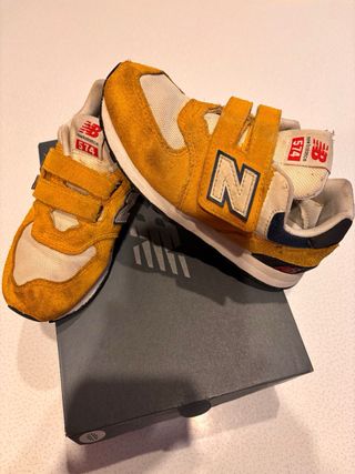 New Balance Giallo Senape Misura 32