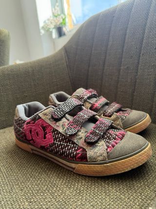 Zapatillas DC Shoes Grises y Rosas