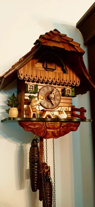 Orologio a cucù in legno