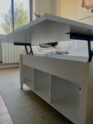 Mesa de centro elevable blanca