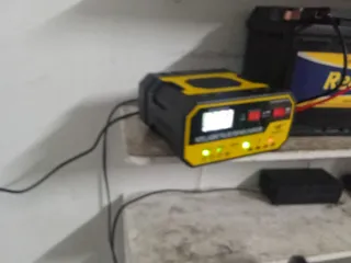 Cargador Batería Coche Moto Tractor LCD