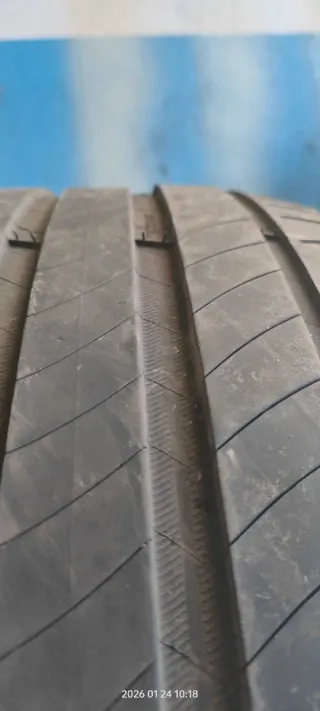 Michelin 235/50 R18 02 Neumáticos