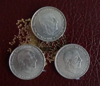 3 Monedas 100 pesetas Franco Plata. Año 2/66, 1/68