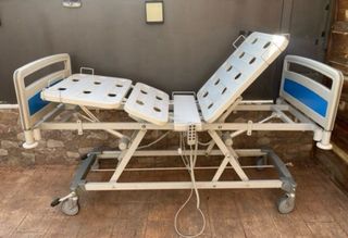 Cama Hospitalaria Articulada Eléctrica