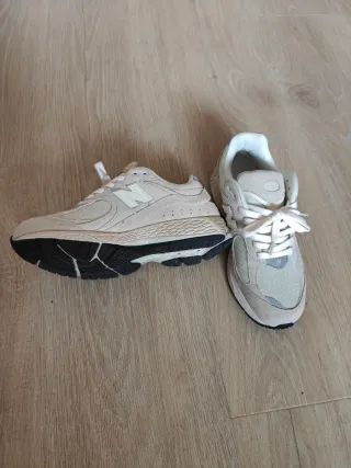 New Balance 2002R Beige/Blanco