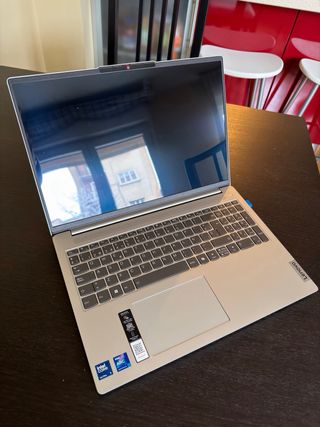 Portátil Lenovo IdeaPad Slim 5 16IMH9