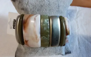 Lotto bigiotteria: collane, bracciali e cavigliera