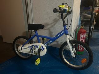 Bicicleta infantil azul BTWIN