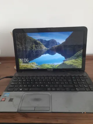 Portátil Toshiba Satellite Negro/Gris