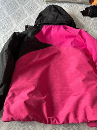 Abrigo Etirel rosa y negro. 14 años.