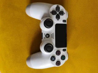 PS4  1TB nueva  +1 mando + 7 Juegos