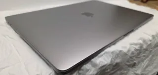 MacBook Pro 15 2018 i7 16GB