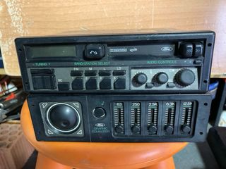 Radio Cassette Ford con Ecualizador Gráfico