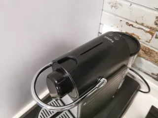 Cafetera Nespresso Pixie Negra