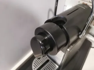 Cafetera Nespresso Pixie Negra