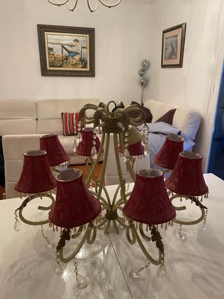 Lámpara de techo con 8 tulipas rojas