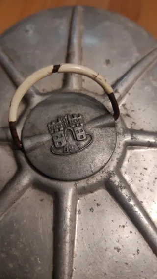 Antico scaldaletto in metallo