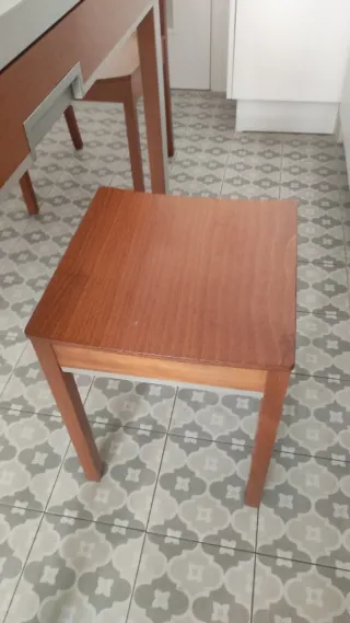 Mesa de cocina y 4 sillas madera