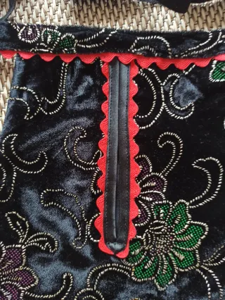 Faldriquera traje regional bordada