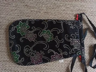 Faldriquera traje regional bordada