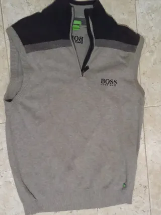 Chaleco Hugo Boss gris y negro