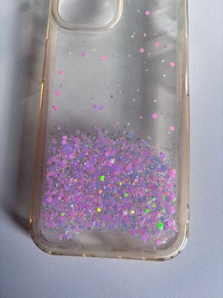 Funda iPhone 15 con purpurina