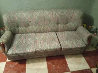 Sofá 3 plazas tela y madera