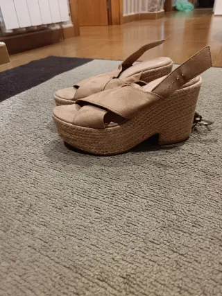 Sandalias cuña esparto beige