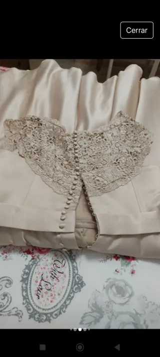 Vestido de fiesta beige