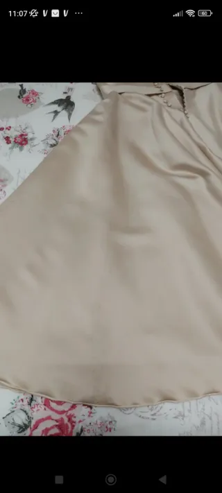 Vestido de fiesta beige