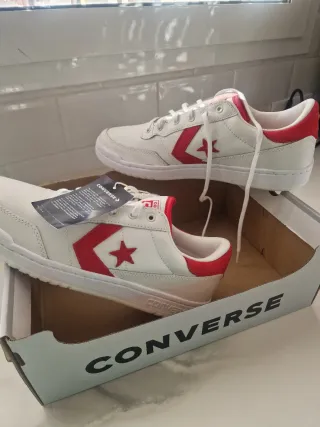 Converse Blancas y Rojas