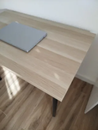 Mesa de escritorio madera y metal