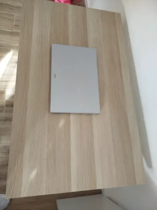 Mesa de escritorio madera y metal