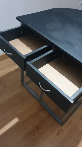 Mesa desplegable con cajones y 2 sillas