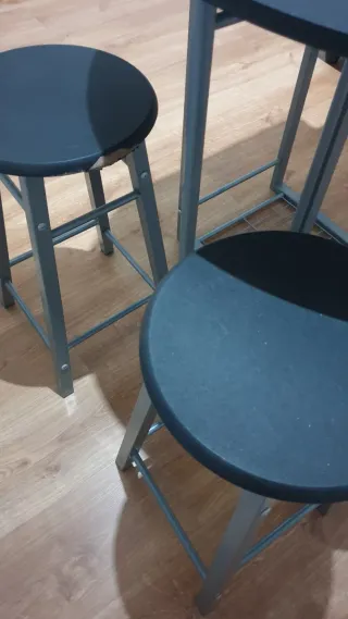 Mesa desplegable con cajones y 2 sillas