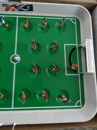 Futbolín de mesa con recambios