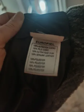 Chaqueta de cuero marrón con borreguito