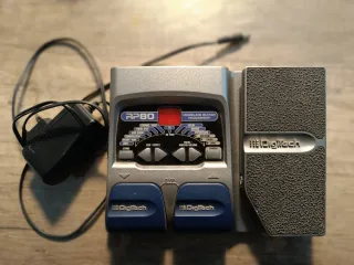 Pedalera DigiTech RP80 + Alimentador