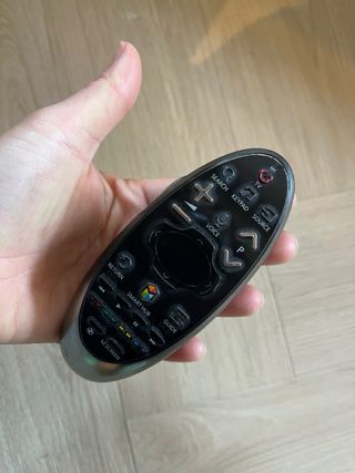 Samsung 65” Curvo + Soporte Vogels