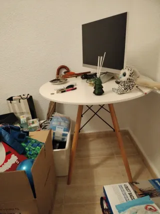 Mesa de madera y metal