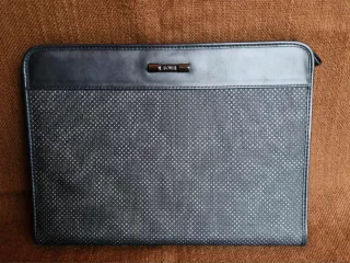 Portadocumentos Tous azul marino sin estrenar