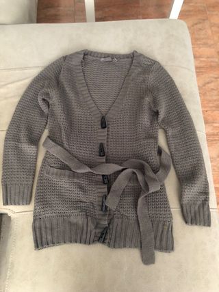 Rebeca punto gris oscuro