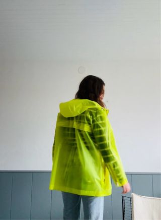 Chubasquero Calzetti semitransparente