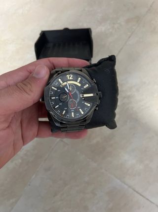 Reloj Diesel Mega Chief Negro y Dorado