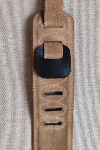 Correa de guitarra negra con estrellas