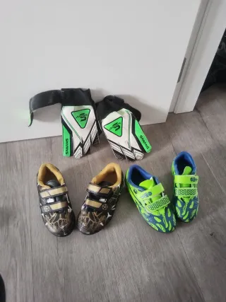 2 pares de Botas de fútbol 8.
