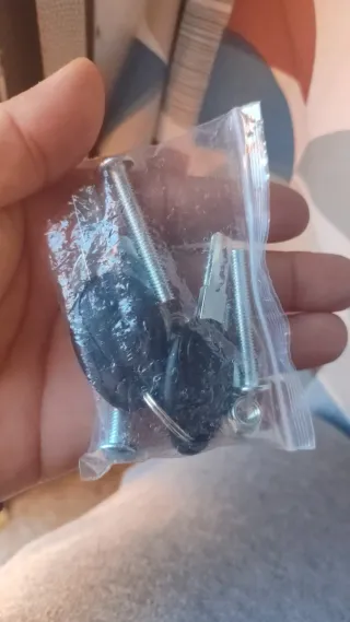 Caja Baúl Moto Negra con Detalles Amarillos