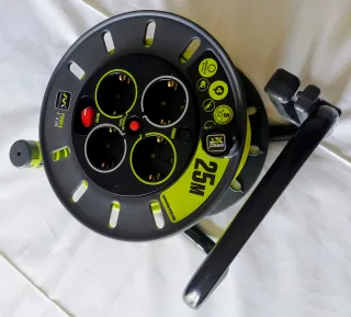 Enrollacable Profesional 25 m 4 Tomas ProXT Luceco