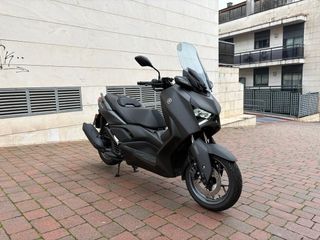 Yamaha XMAX 125 2024 SOLO 2.200km